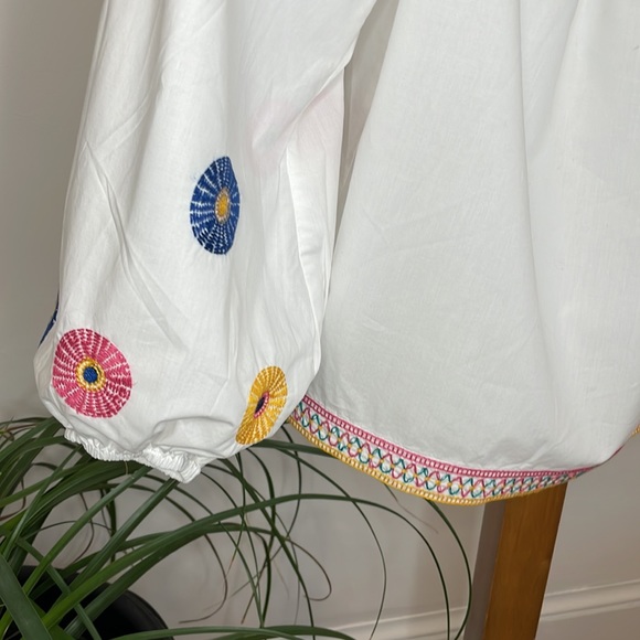 Madewell embroidered top. Elastic top. Wear on or off shoulder. EUC. XXS. - Picture 2 of 5